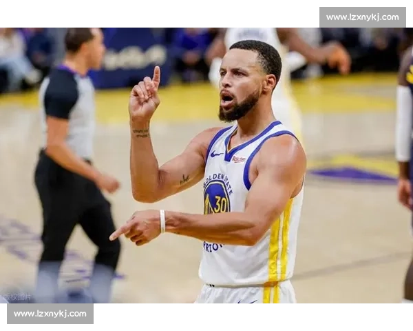 库里 42+6+7 封神！末节加时狂砍 22 分，逆天三分引爆 MVP 呼声