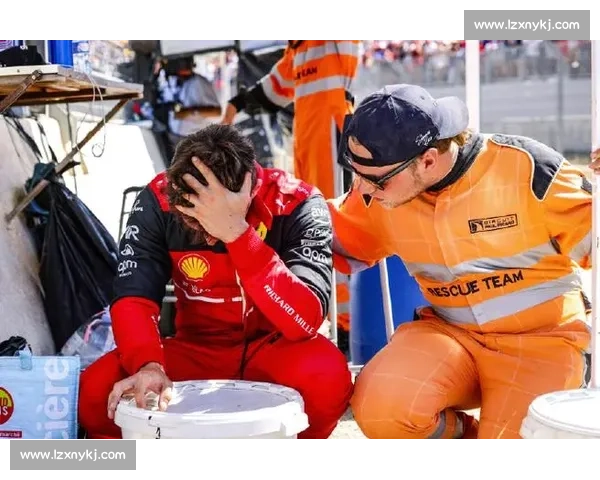 离大谱！劳森车载惊魂：两名马修横穿赛道险酿惨剧